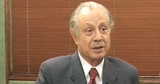 Nawaz did atomic blasts under cabinet pressure: Gohar Ayub